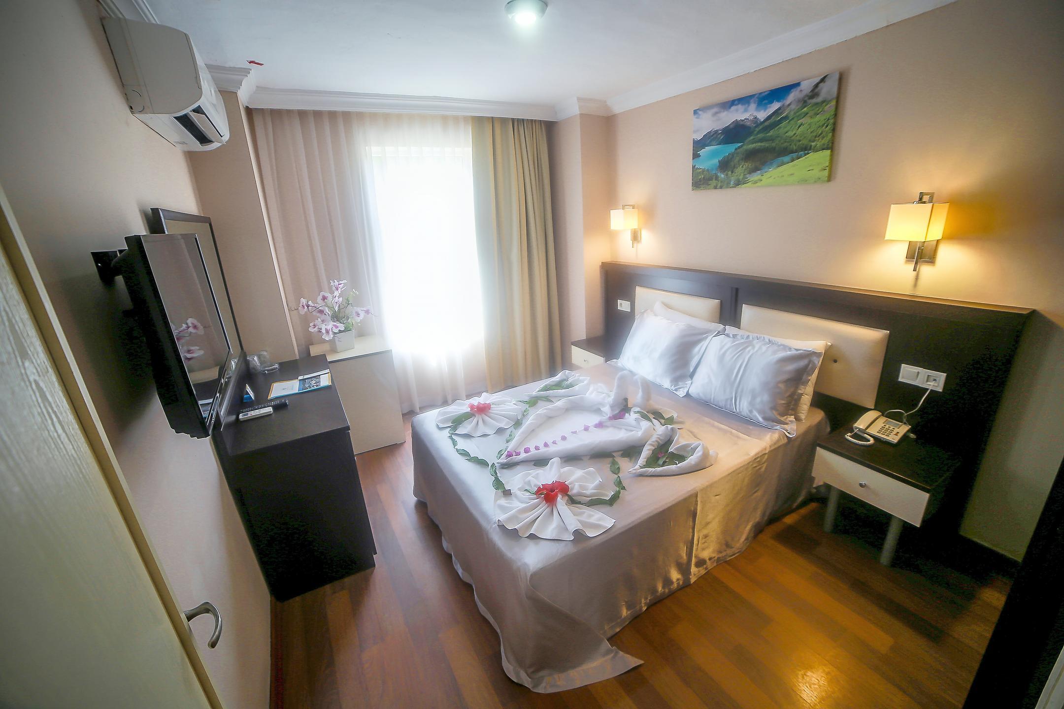 Meridia Beach Hotel — 9