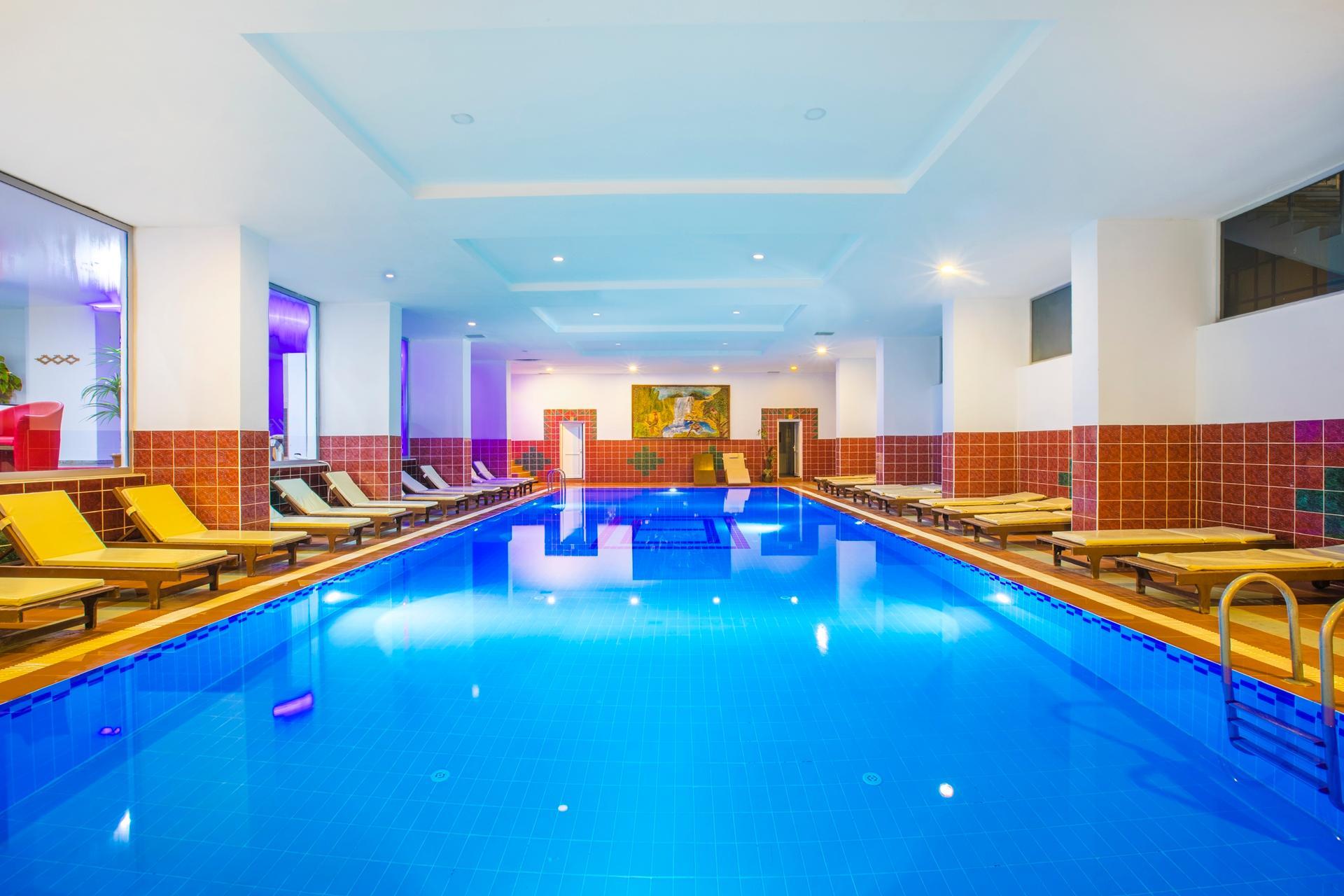 Meridia Beach Hotel — 7