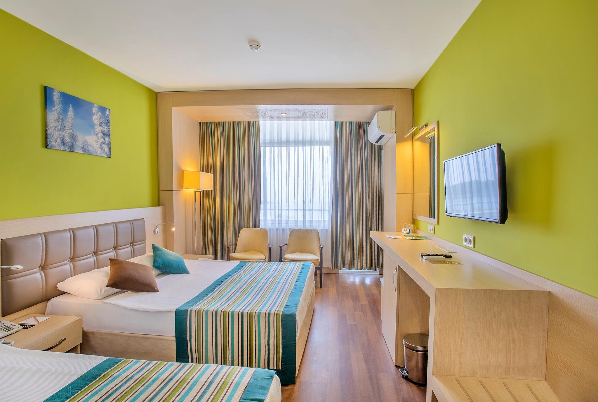 Meridia Beach Hotel — 4