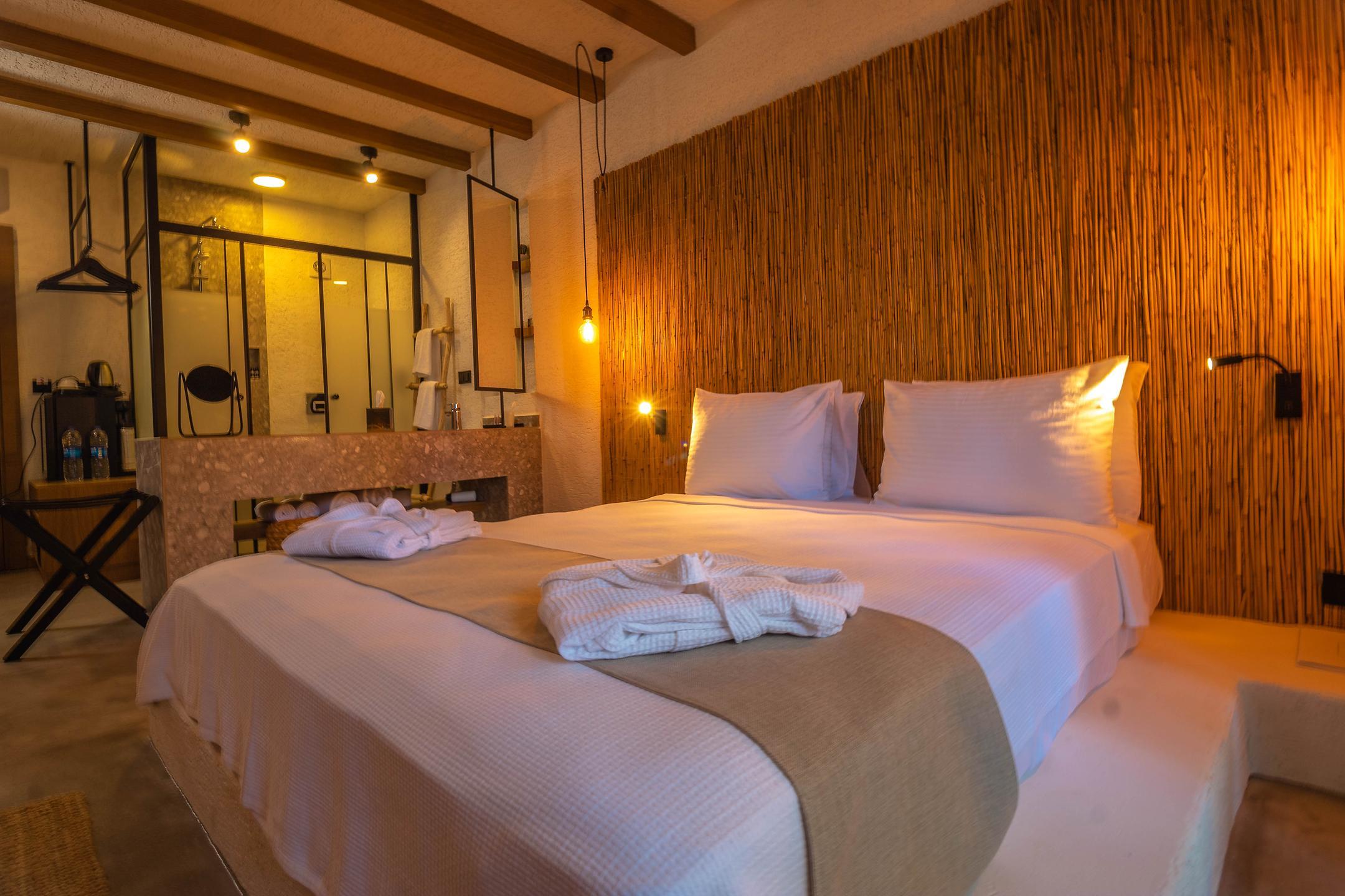 Very Chic Hotel — 6
