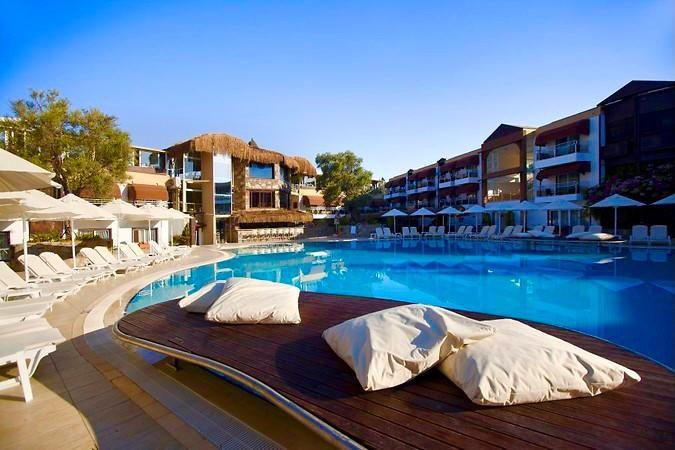 Bitez Risa Hotel — 1