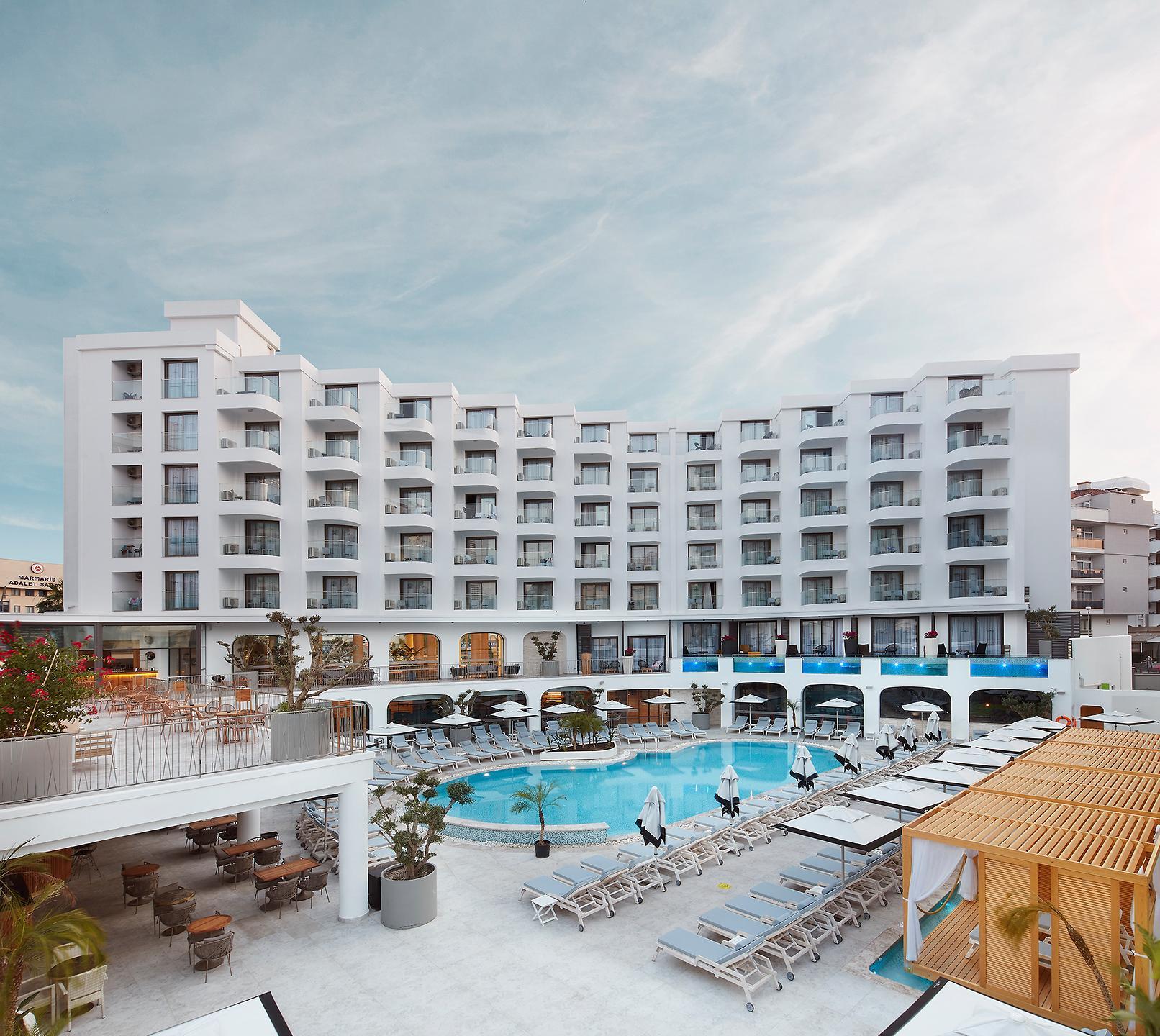 Lalila Blue Suites Spa & Resort Hotel