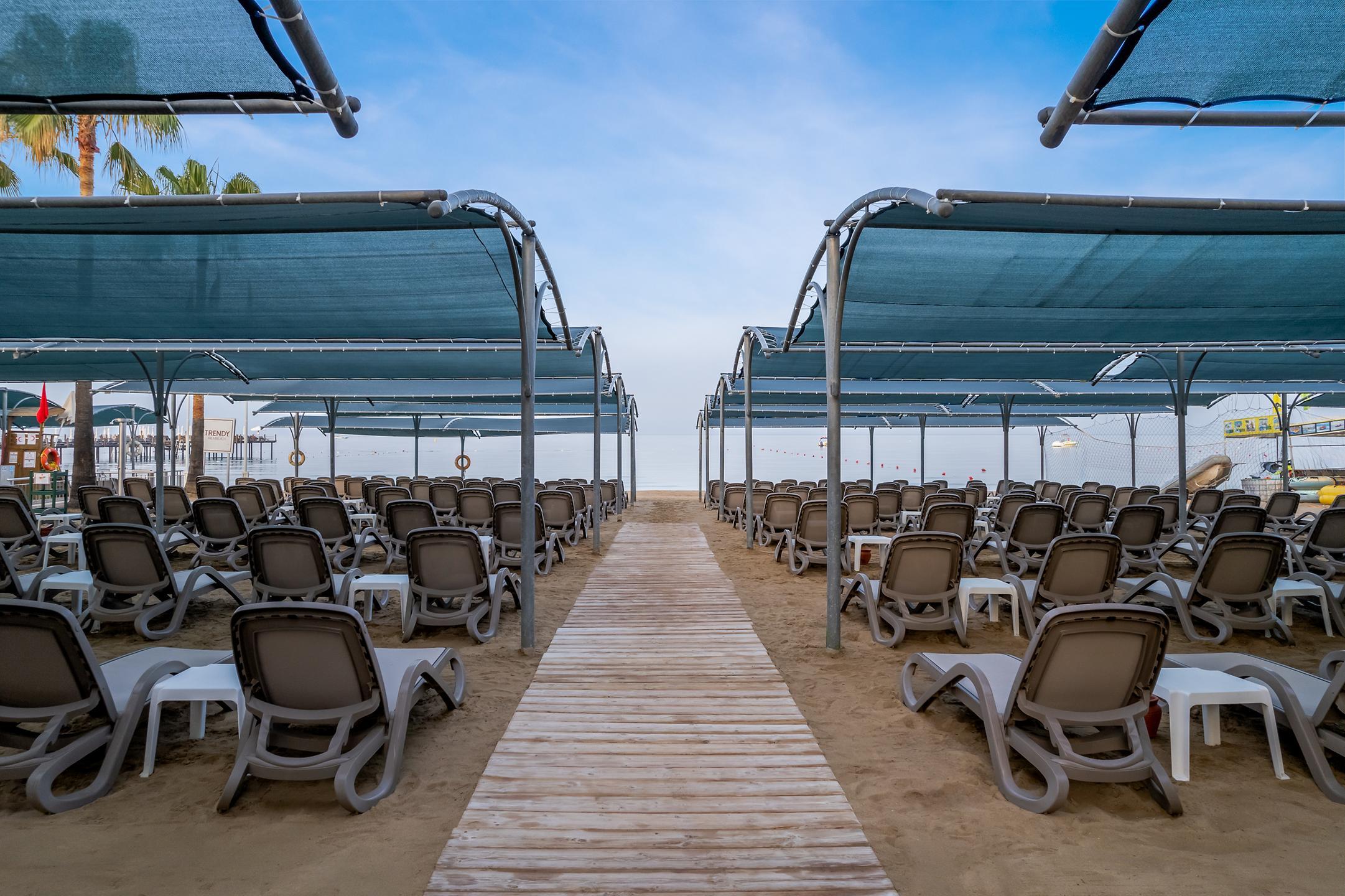 Trendy Palm Beach (Adults Only, 16+) — 10