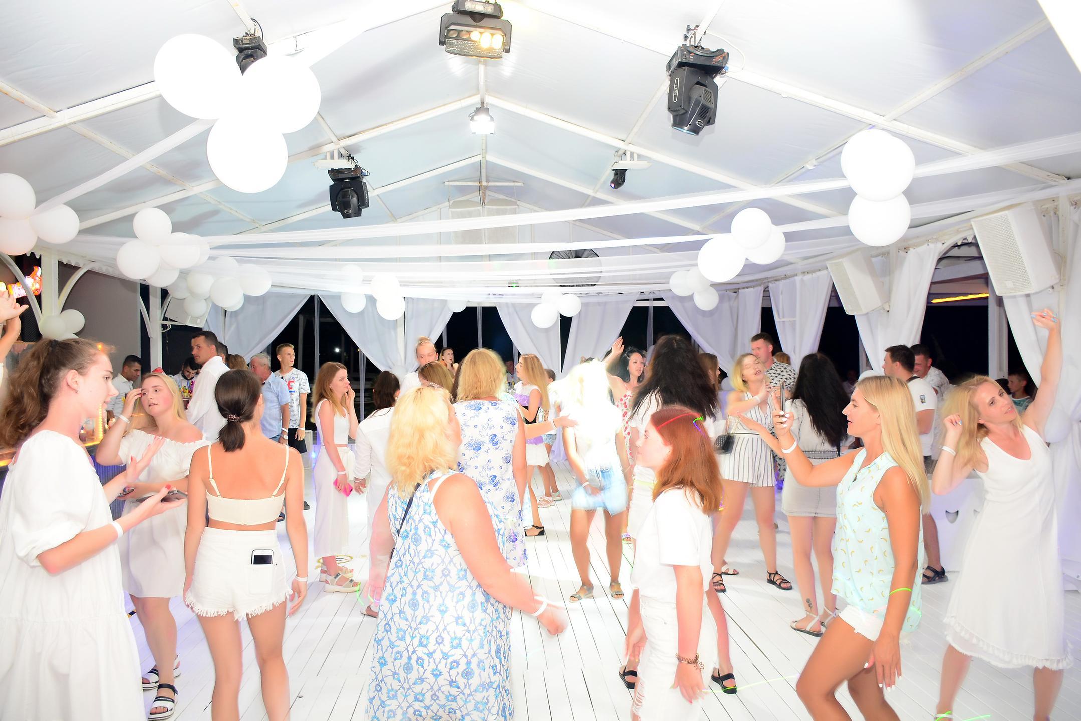 Club Sea Time — 7