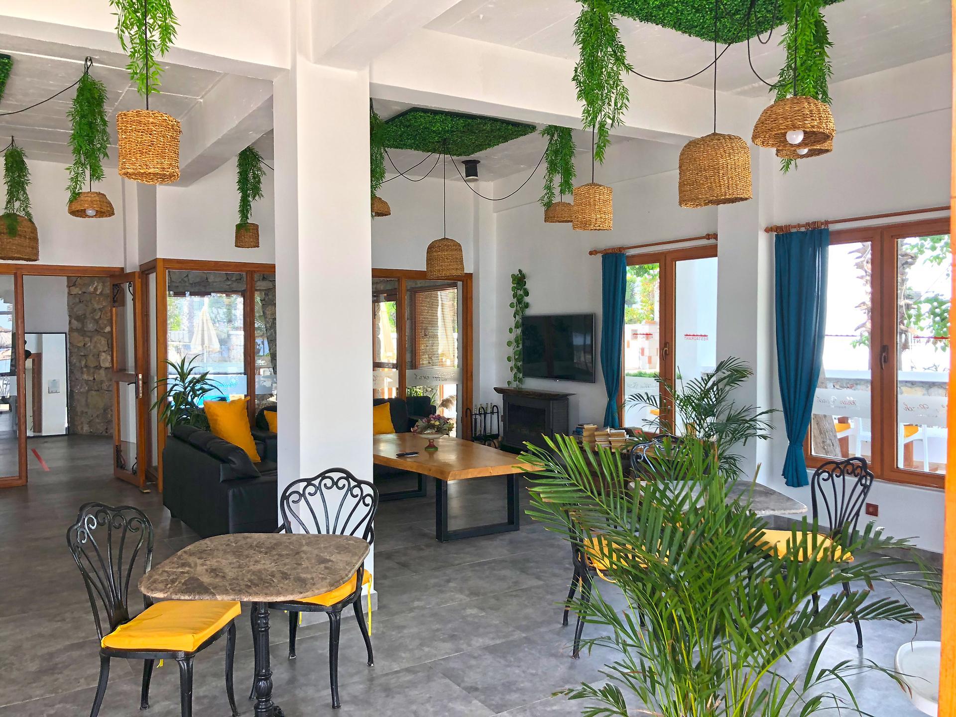 Butikhan Beach Hotel — 8