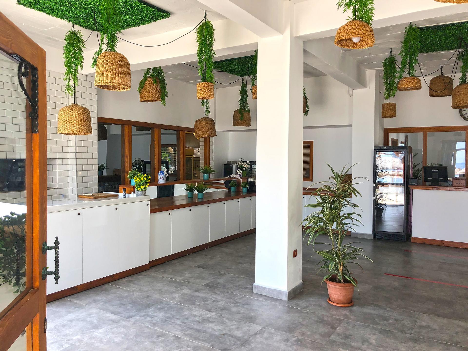 Butikhan Beach Hotel — 10