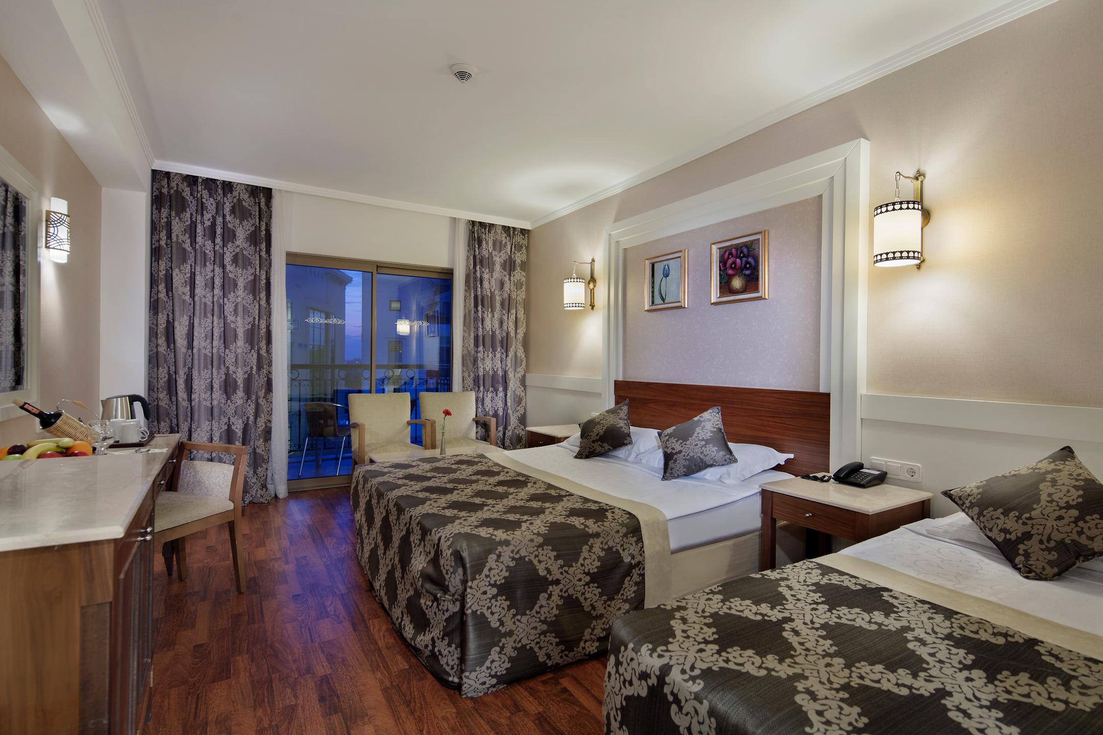 Alba Queen Hotel — 2
