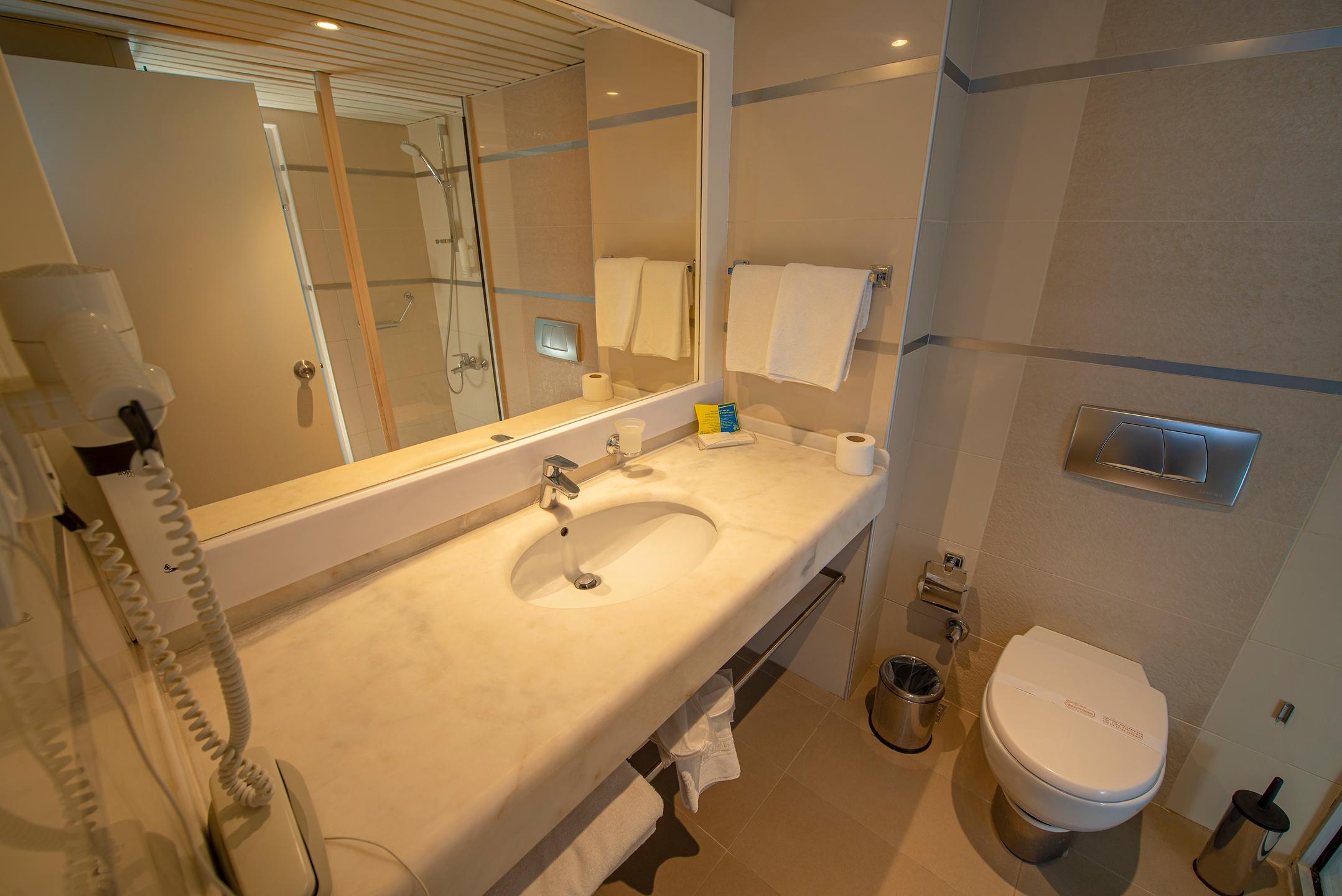 Ladin Otel — 6