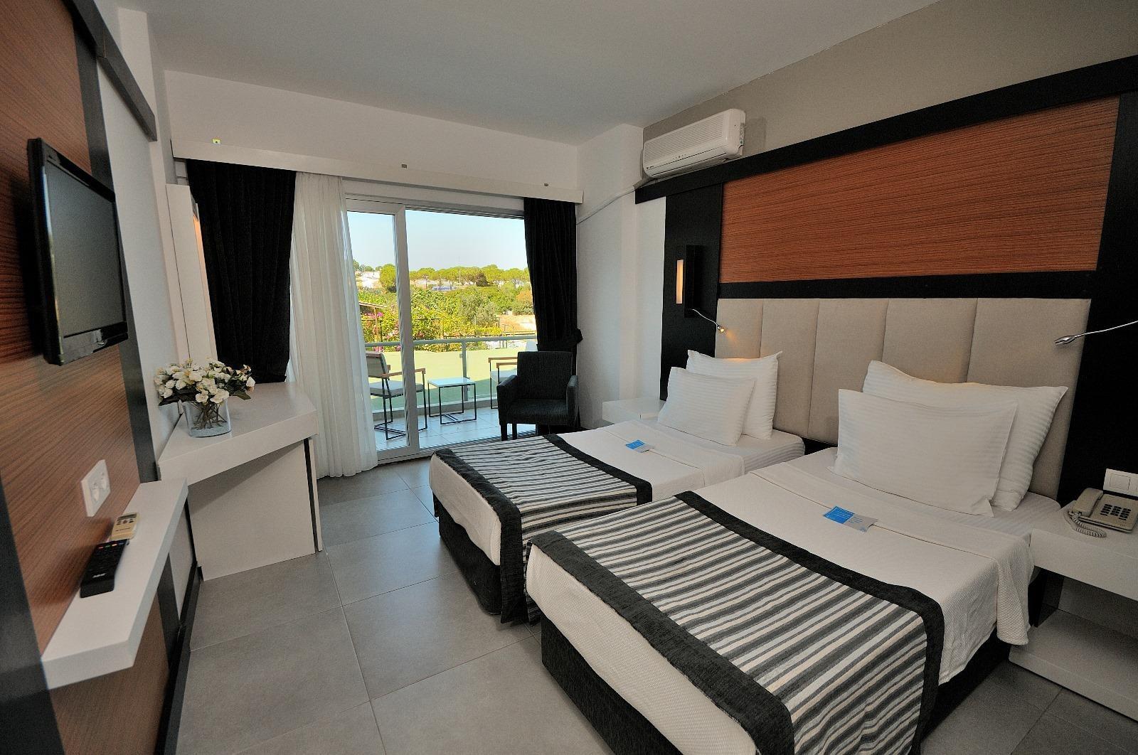 Ladin Otel — 10