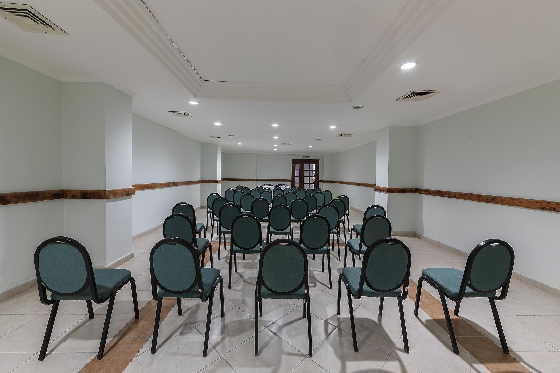 K Maris Hotel — 3