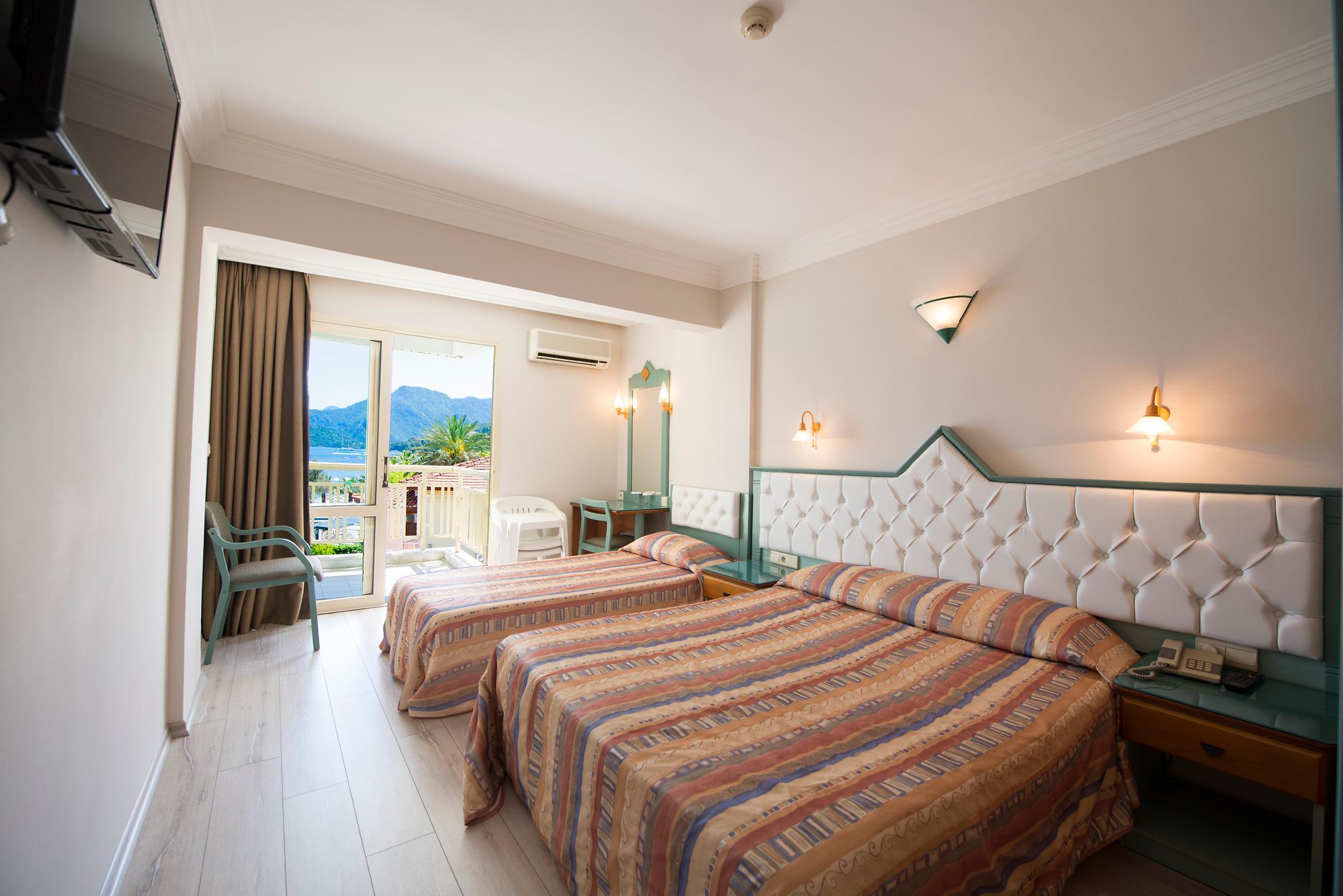 Flamingo Otel — 4