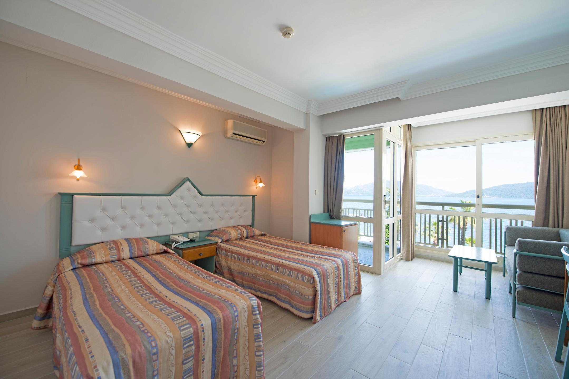 Flamingo Otel — 5