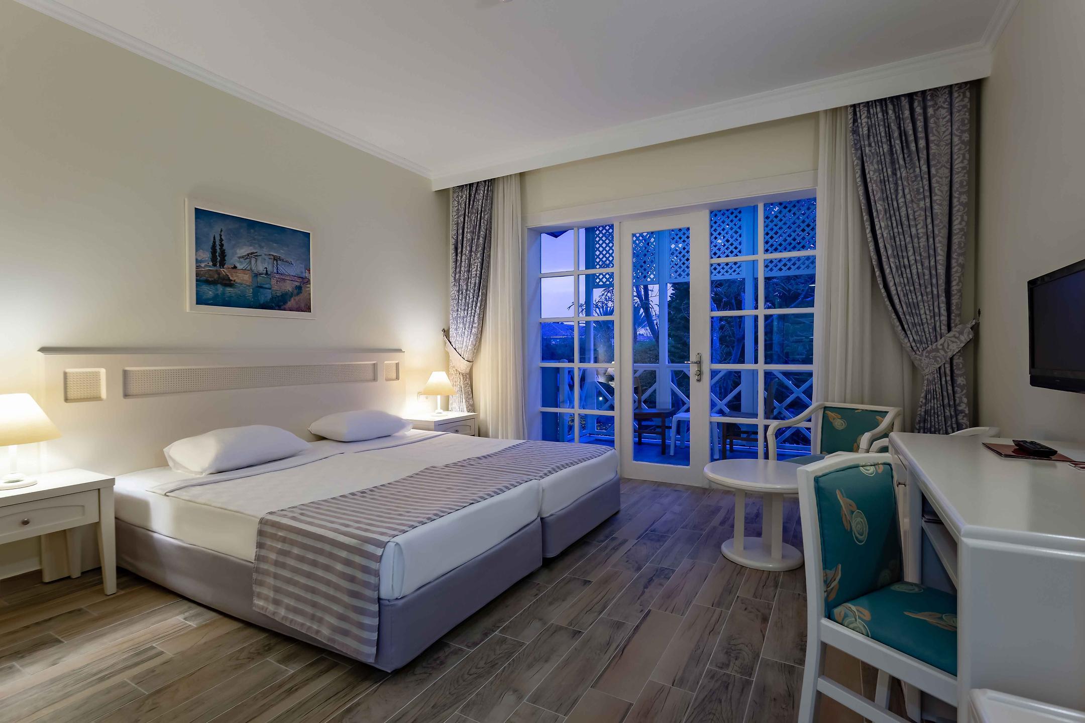 Euphoria Palm Beach Resort — 5