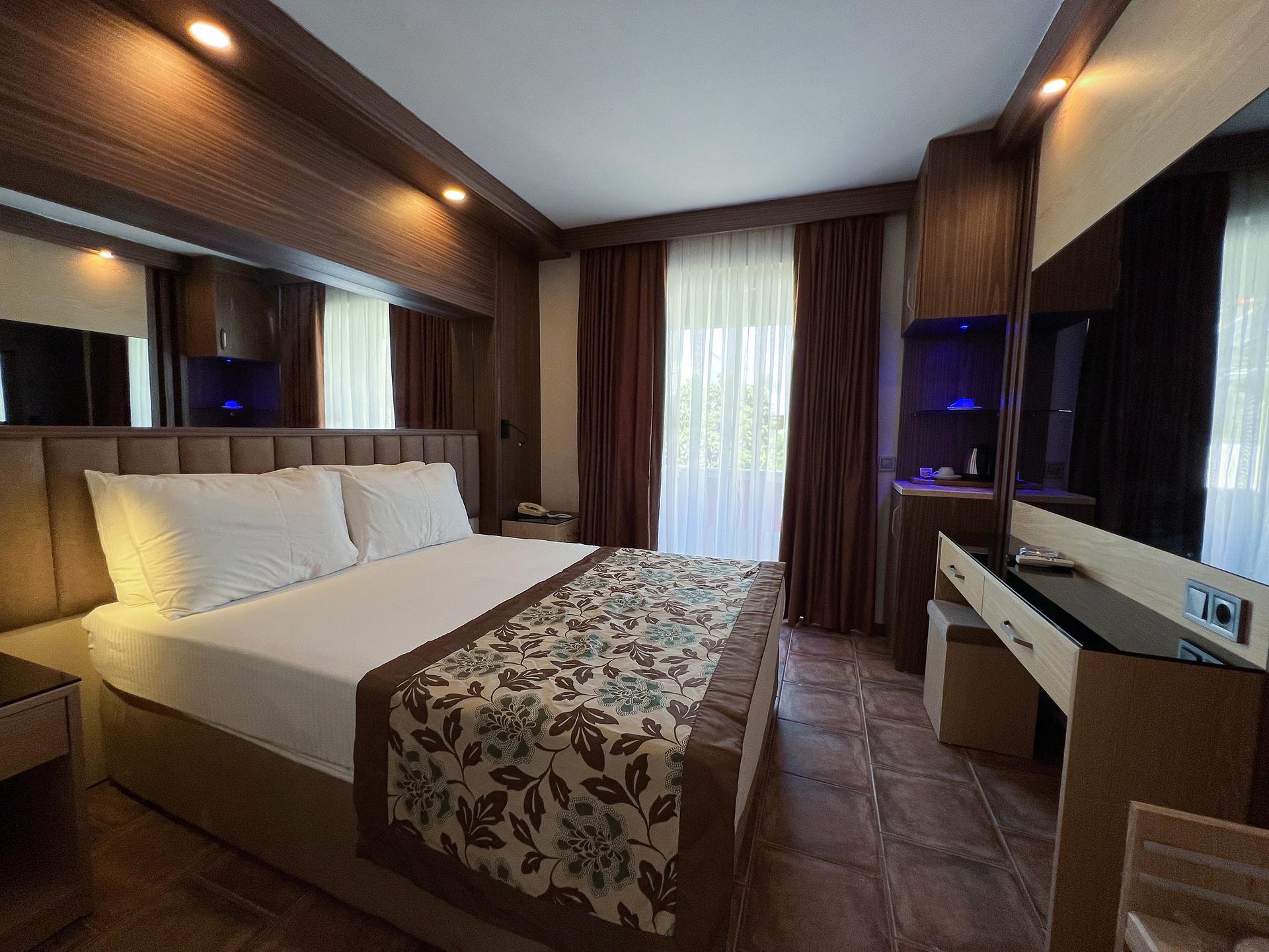 Fame Hotel — 5