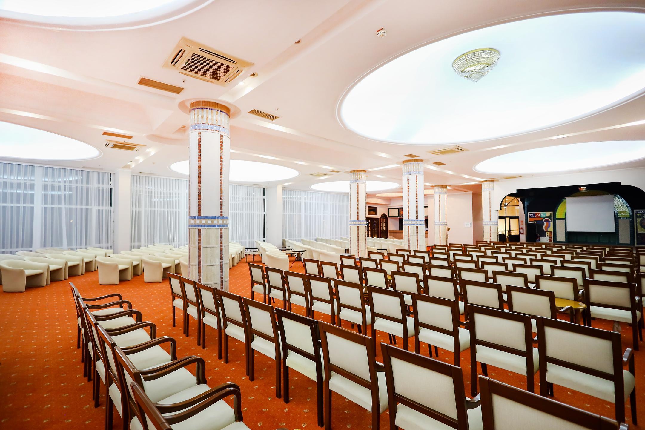 Nova Park Hotel — 8