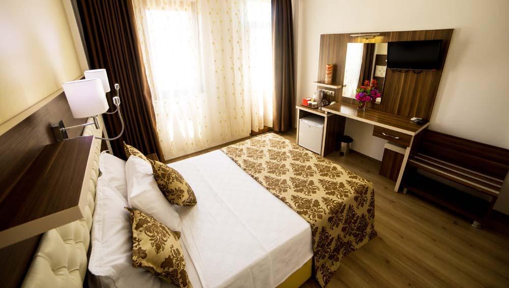 Bitez Manuela Hotel — 2