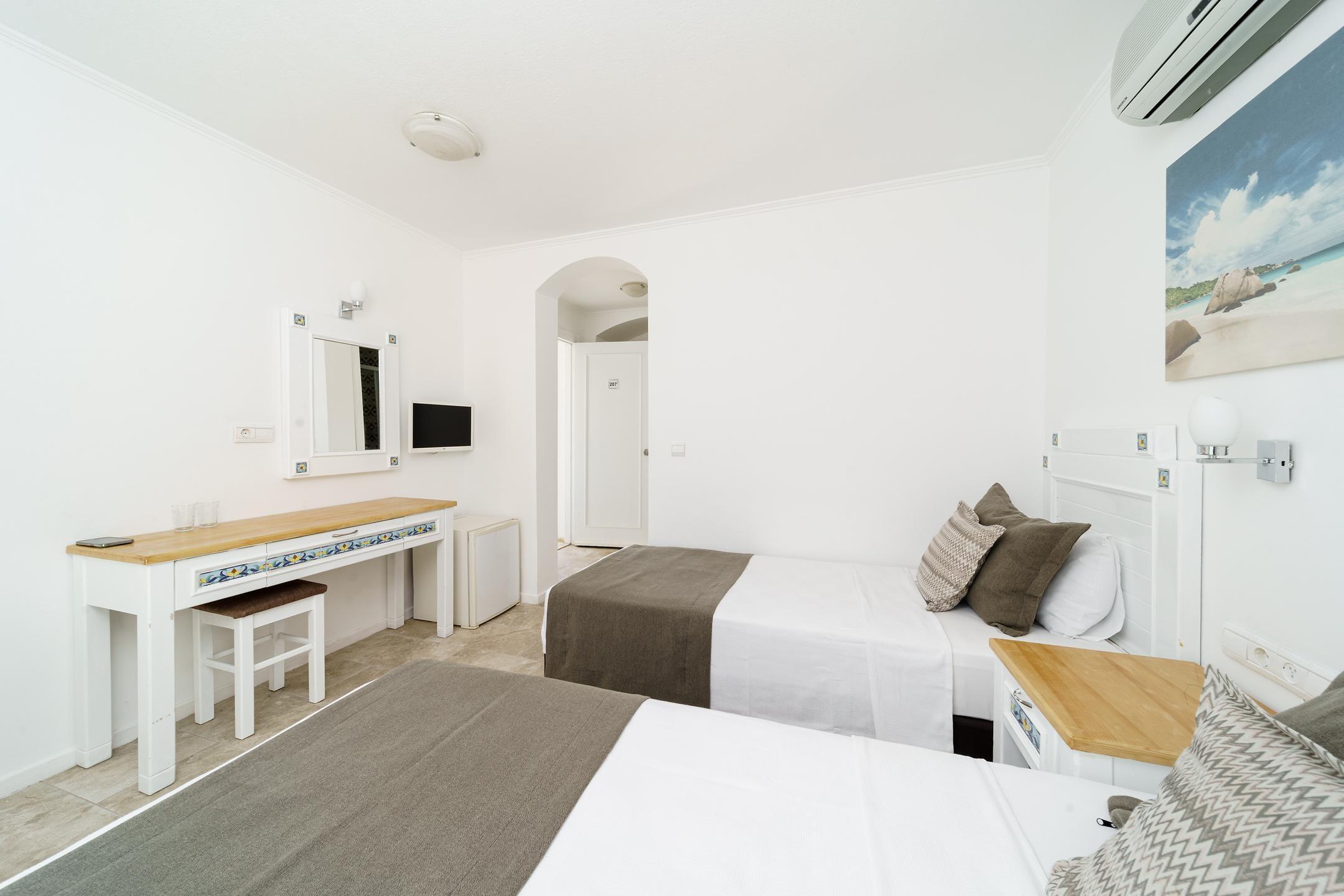 Costa Sarıyaz — 8