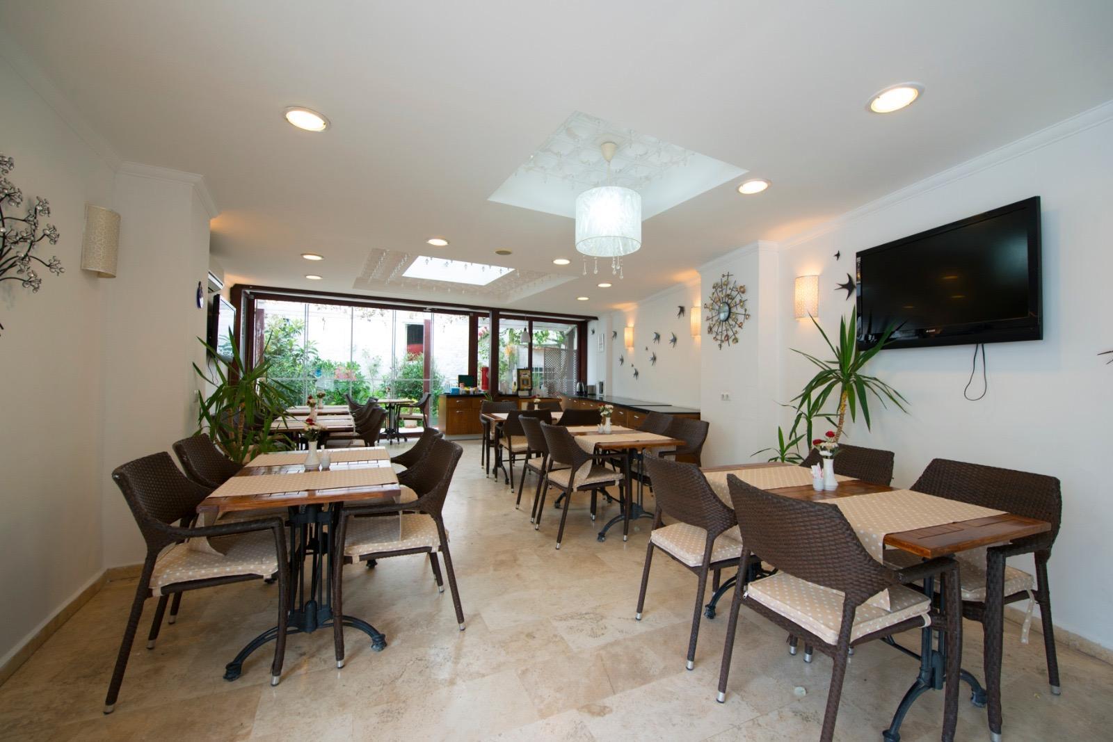 Costa Asmin — 4