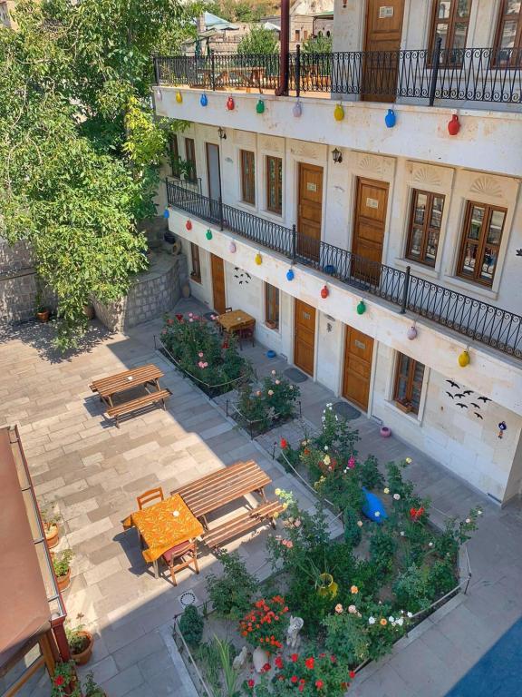 Özbek Stone House — 2