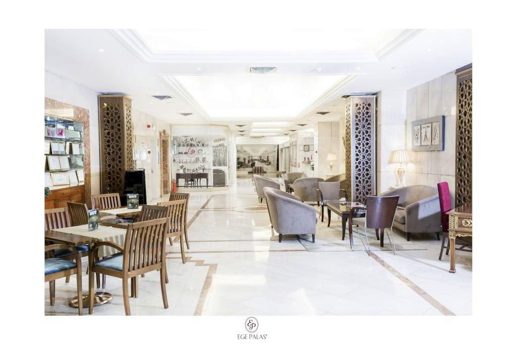 Ege Palas Business Hotel — 2
