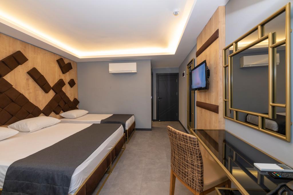 Fly and Stay Airport Hotel — 10