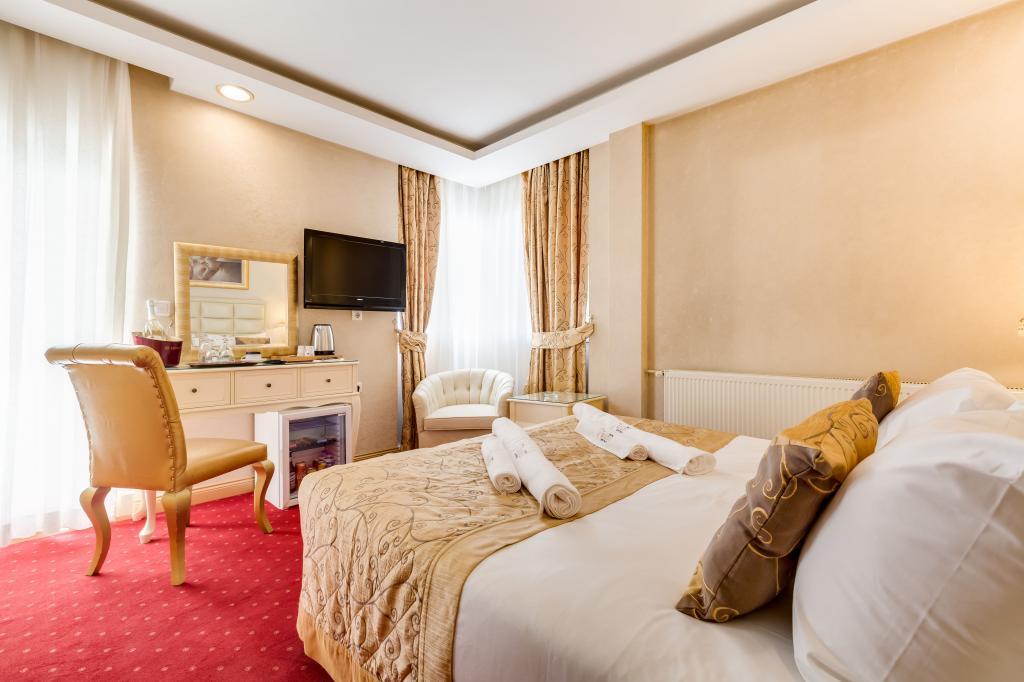Twins Hotel — 5