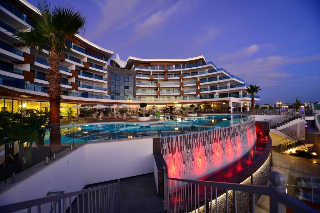 Elite Luxury Suite & Spa — 3