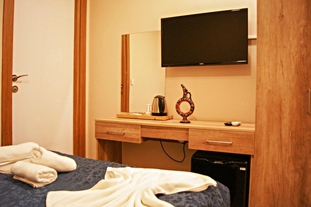 Destinia Pera Suites — 7