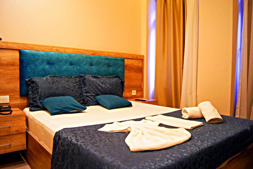 Destinia Pera Suites — 2