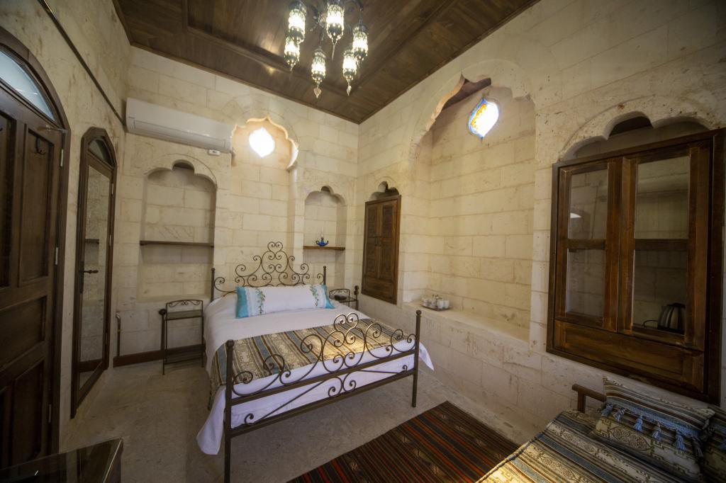 Hayatlı Konak — 8