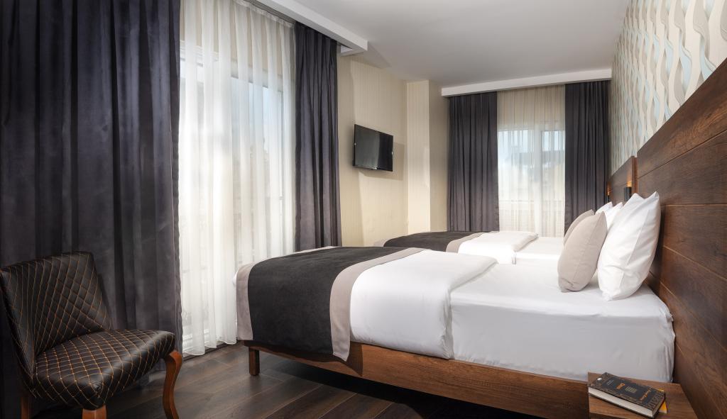 Bossuite Hotel Business — 5