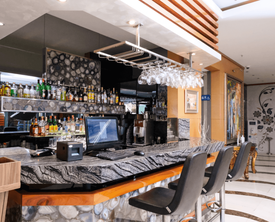 Armis Hotel — 4