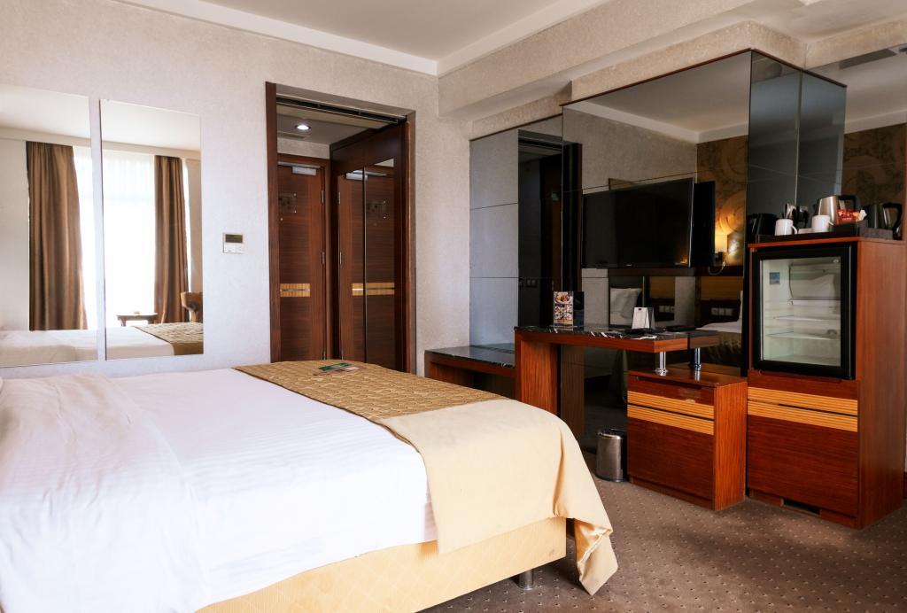 Armis Hotel — 8