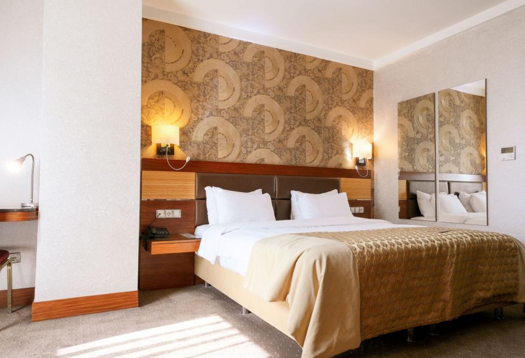 Armis Hotel — 6
