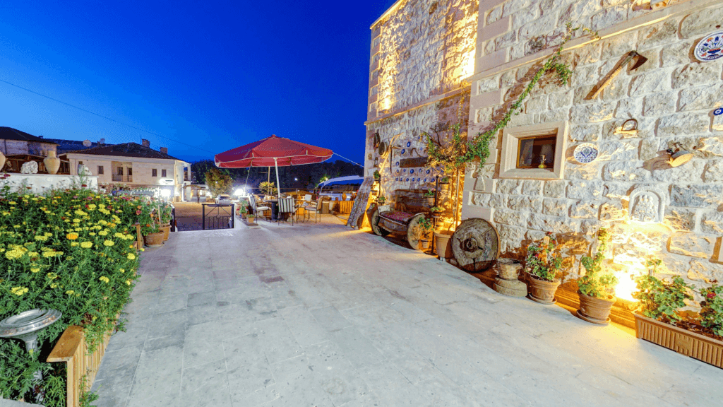 Atax Cave House — 10