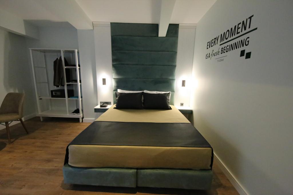 Axu Airport Hotel — 4