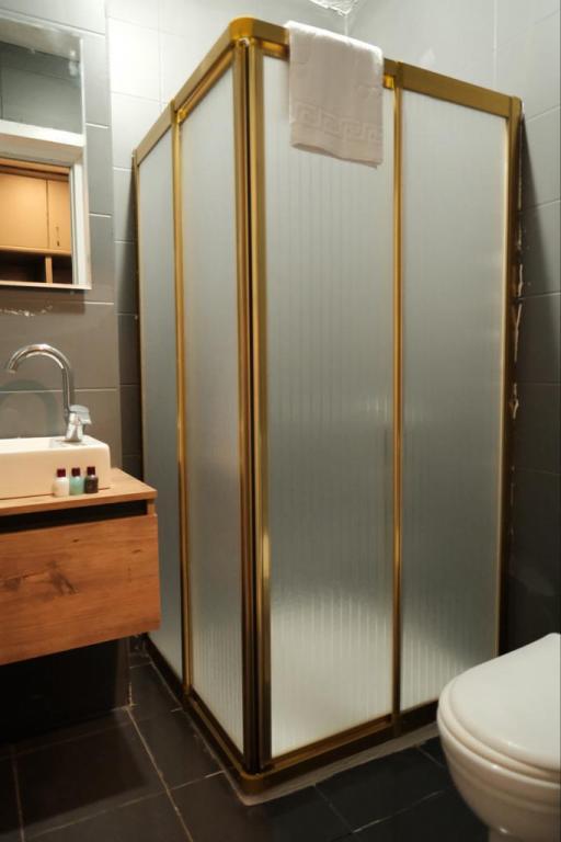 Azra Family Hotel — 8