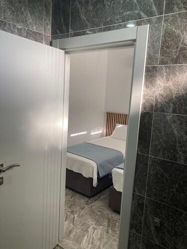 Bazyel Otel — 2