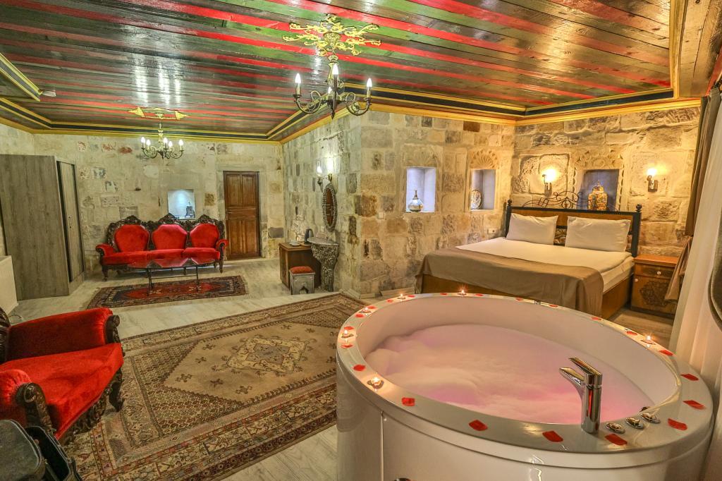 Bedrock Cave Hotel — 5