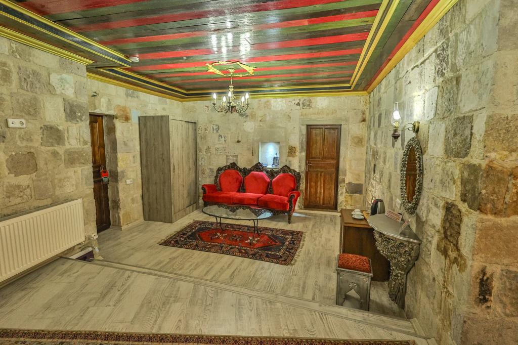 Bedrock Cave Hotel — 7