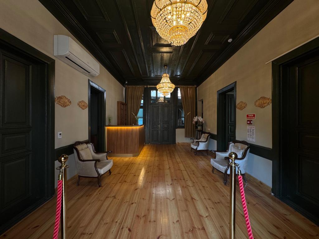 Bem Lion Inn — 10