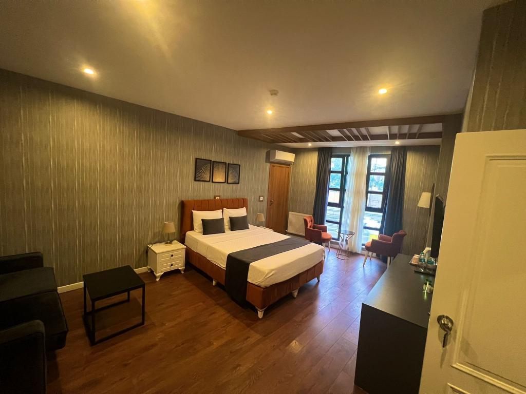 Beta Hotel — 4
