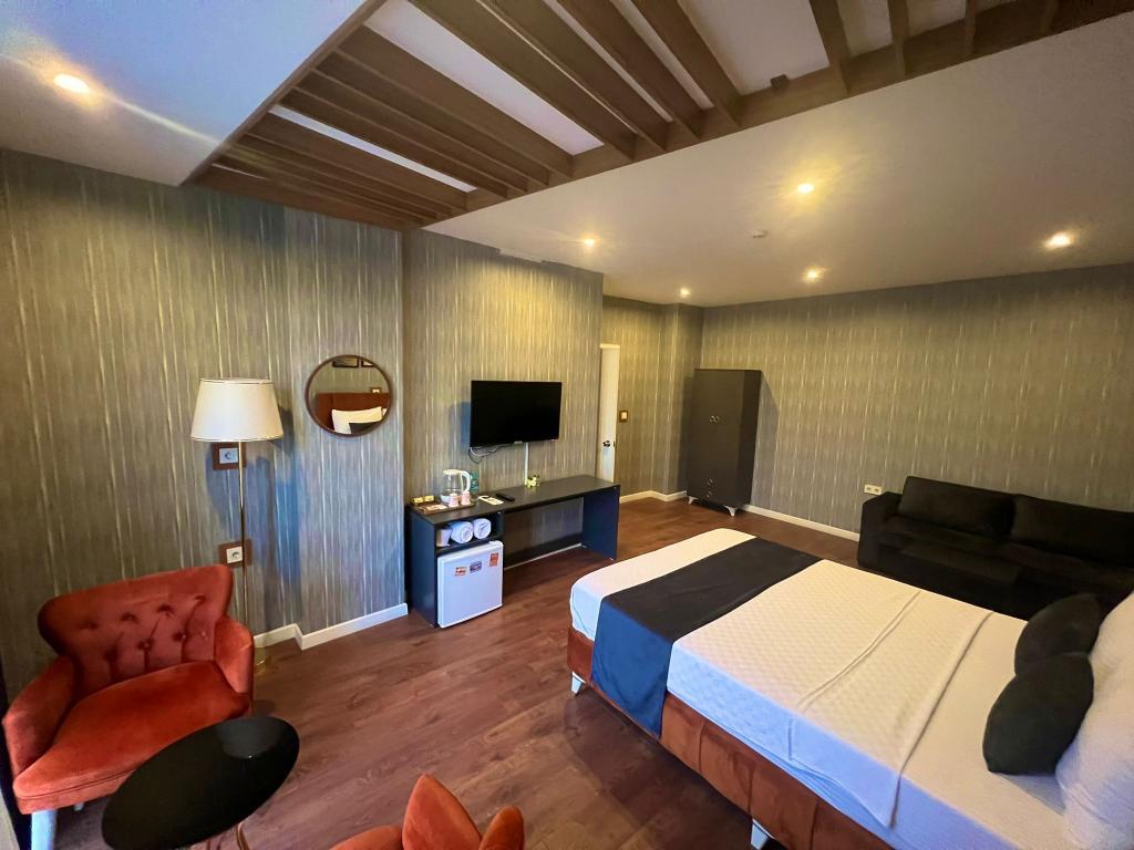 Beta Hotel — 9