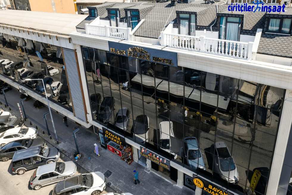 Black Palace Hotel — 1