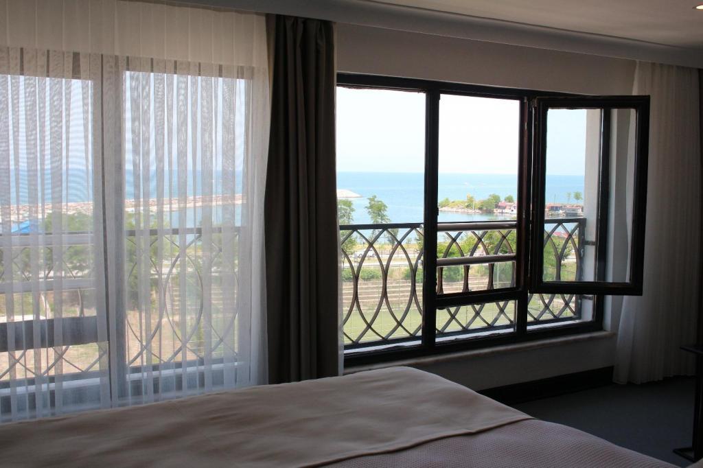 BLESS YOU HOTEL — 9