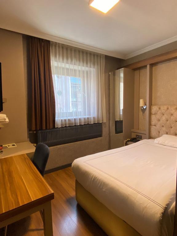 Bloom Hotel — 7
