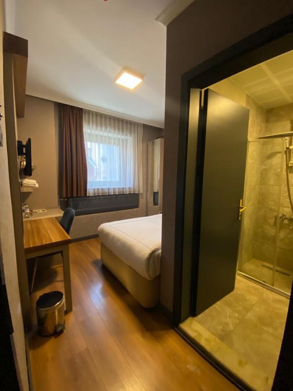 Bloom Hotel — 8