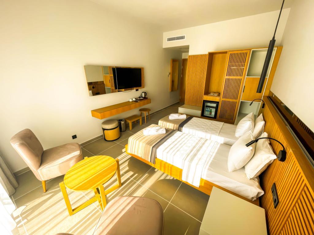 Blue Inn Resort Hotel — 5