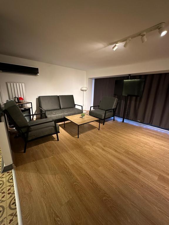 Casa Rosso Hotel — 5