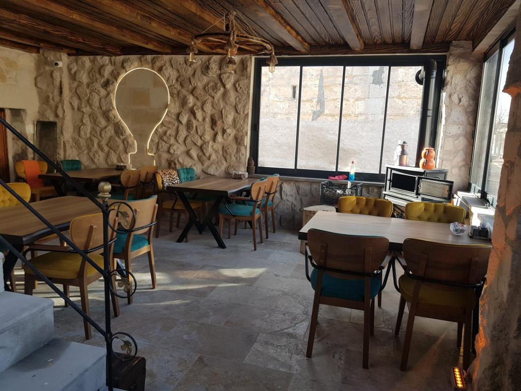 Ceran Stone House — 3